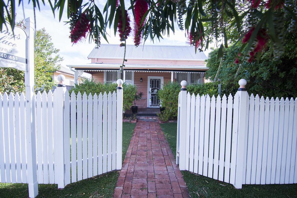 Pammys Palace Bed & Breakfast Mildura Eksteriør bilde